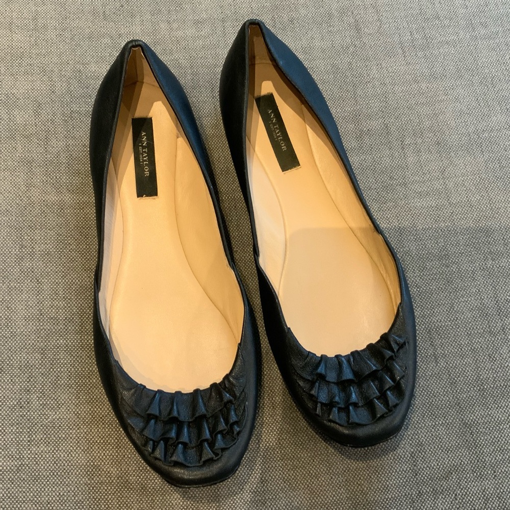 Black Leather Ann Taylor ruffle flat